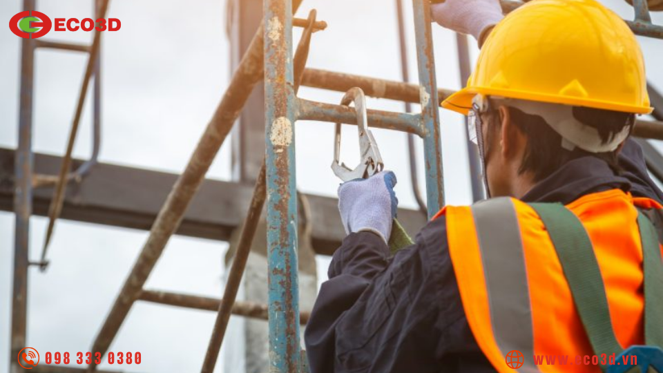 Làm việc trên cao cần trang bị những gì để đảm bảo an toàn?